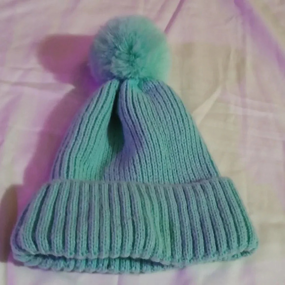 Justice knit hat - Picture 2 of 2